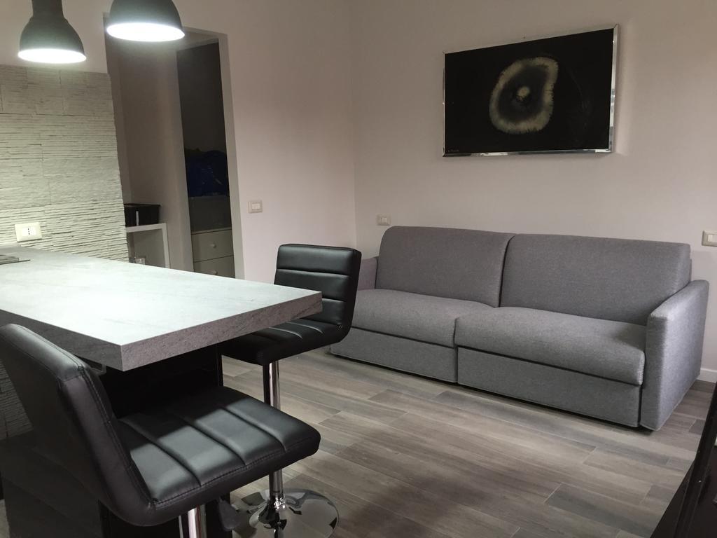Kibilu - Via Confalonieri - Stazione Garibaldi - Zona Isola Milaan Kamer foto
