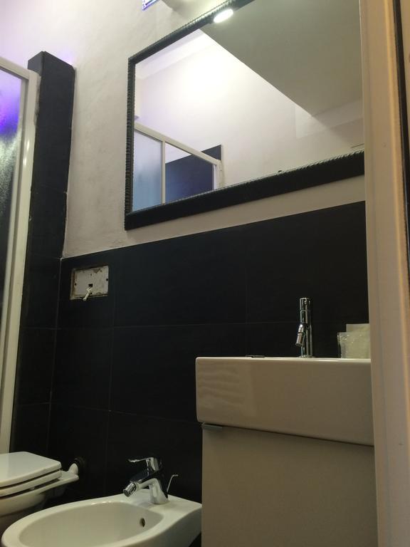 Kibilu - Via Confalonieri - Stazione Garibaldi - Zona Isola Milaan Kamer foto